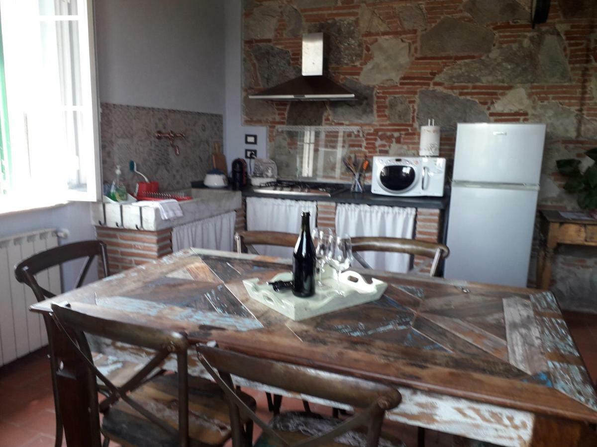Casa De Servi Лука Екстериор снимка
